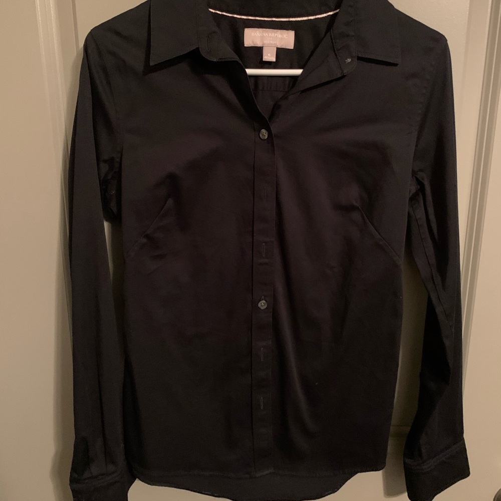 Banana Republic no iron black button up
